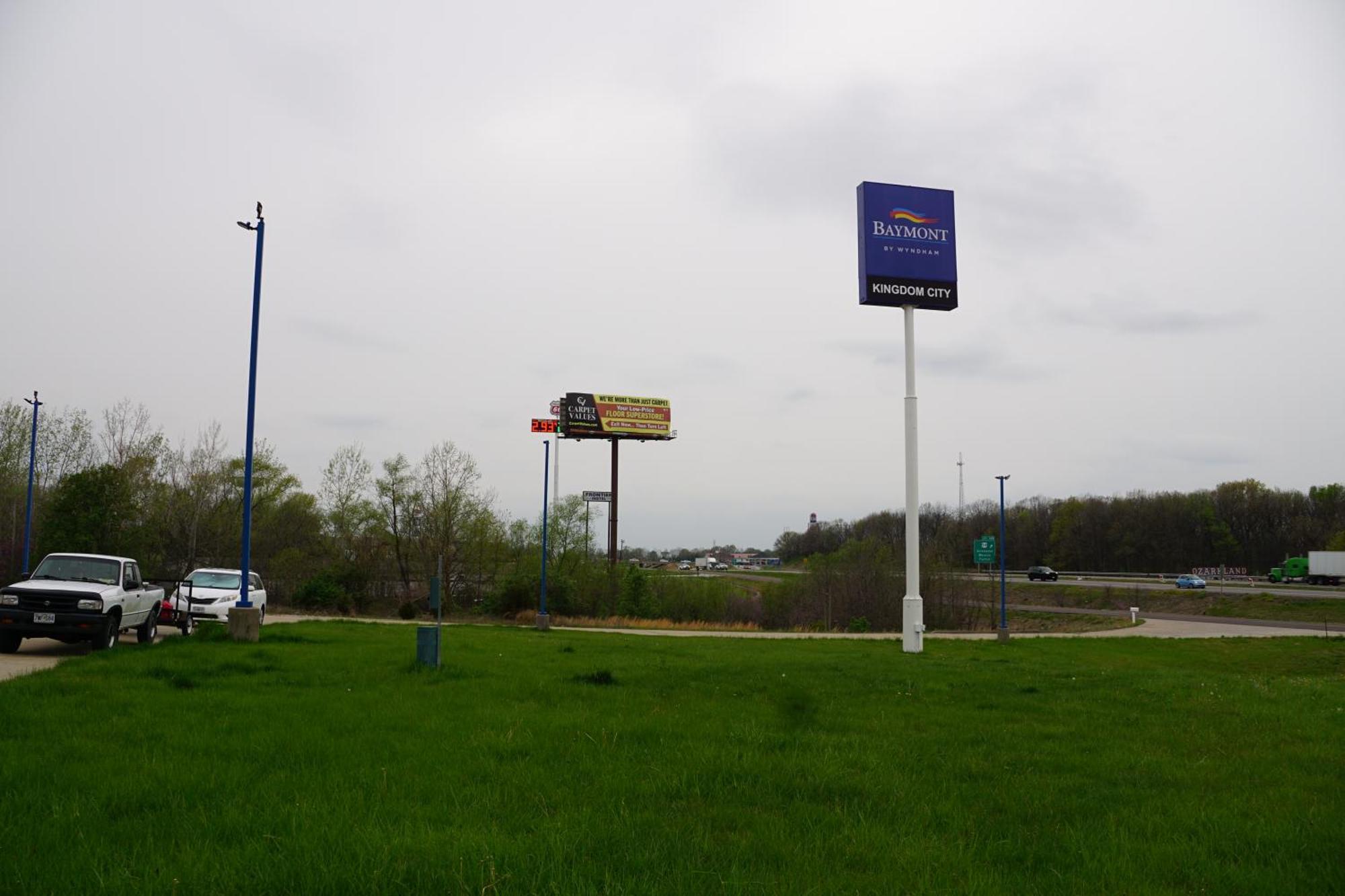 Baymont By Wyndham Kingdom City Zewnętrze zdjęcie